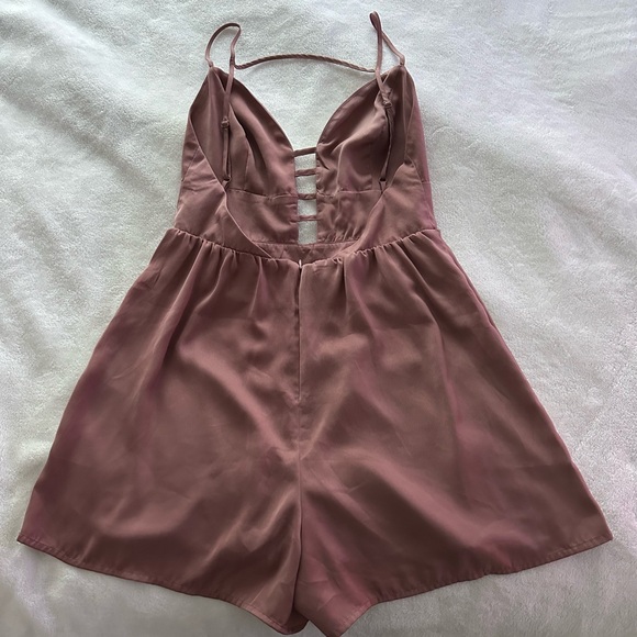 Pink romper - Picture 2 of 4